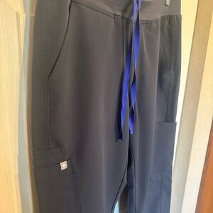 Figs Technical Collection 7 Pocket Dark Gray Scrub Pants - Women’s Small